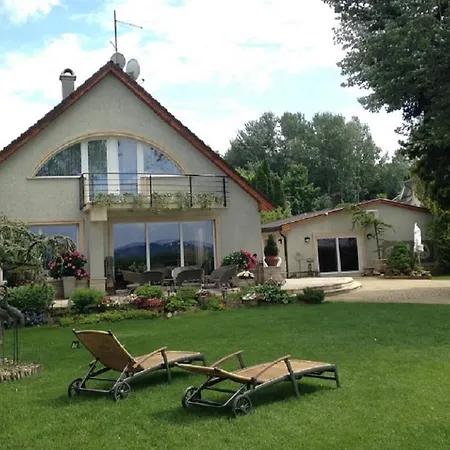 Feriehus Viktoria House Balatonszarszo