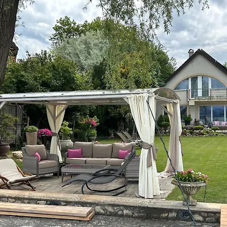 Holiday home Viktoria House
