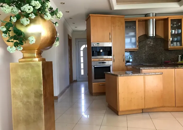 Feriehus Viktoria House Balatonszarszo