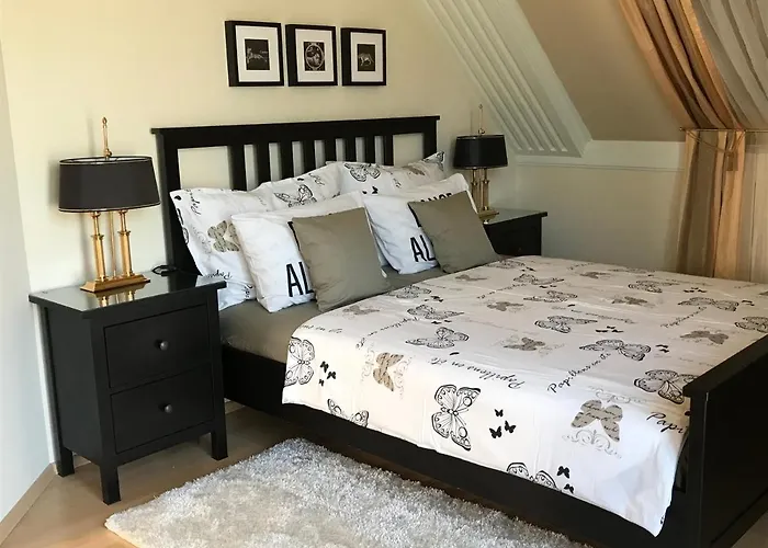 Semesterbostad Viktoria House *