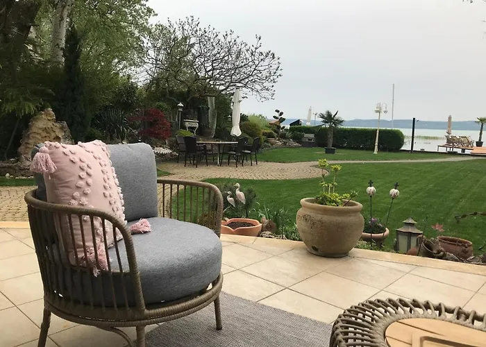 Feriehus Viktoria House Balatonszarszo